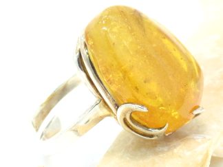 anello in argento e ambra