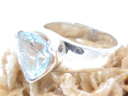 anello in argento e topazio azzurro